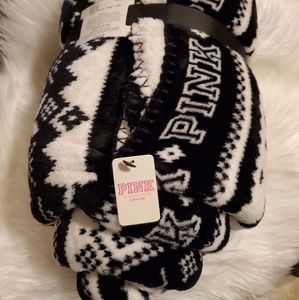 NWT Victoria Secret Pink 2019 Sherpa Blanket